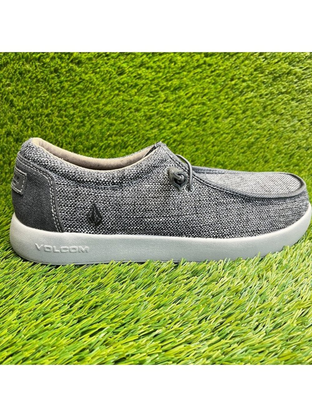 Volcom Chill Mens Size 10E Gray Black Composite Toe Slip On Safety Work Shoes